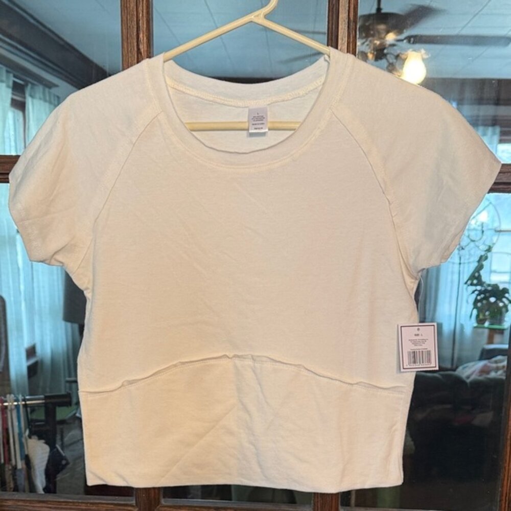 Boho Classic White Short Sleeve Tee Textured Trim Size Large